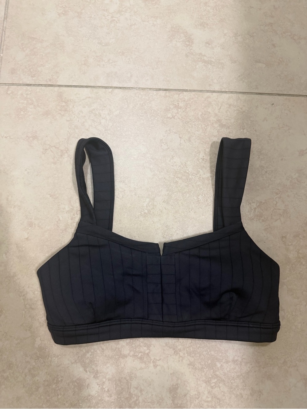 Alo Yoga X-Small Black Pinstripe Jacquard Sports Bra. 🖤⚡️